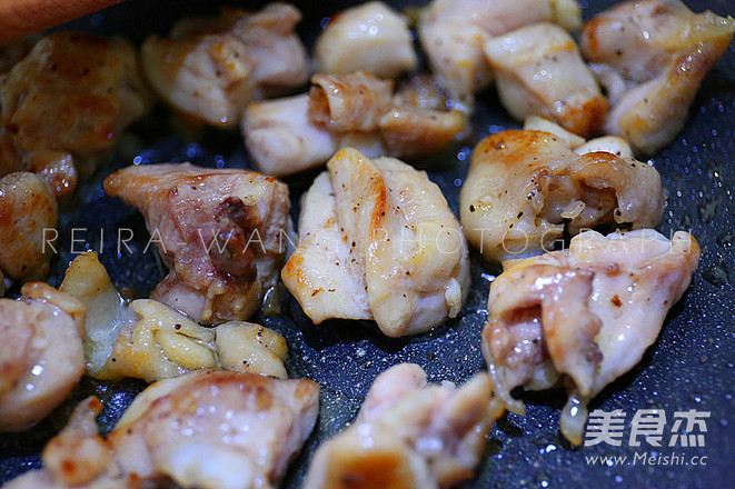 茄汁卷心菜炖鸡肉