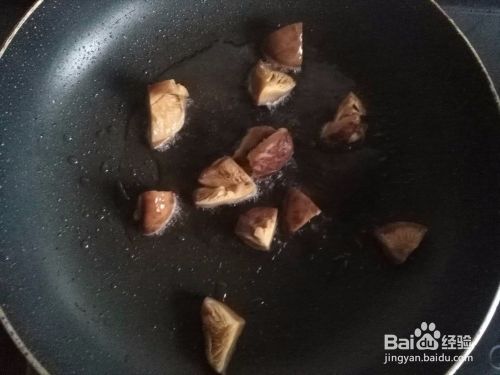 花菇炒包菜的做法