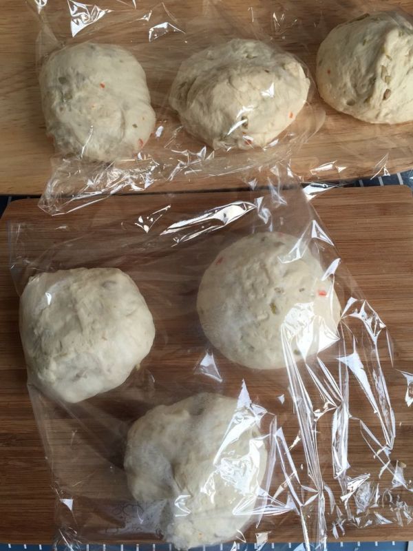 橄榄全麦素面包