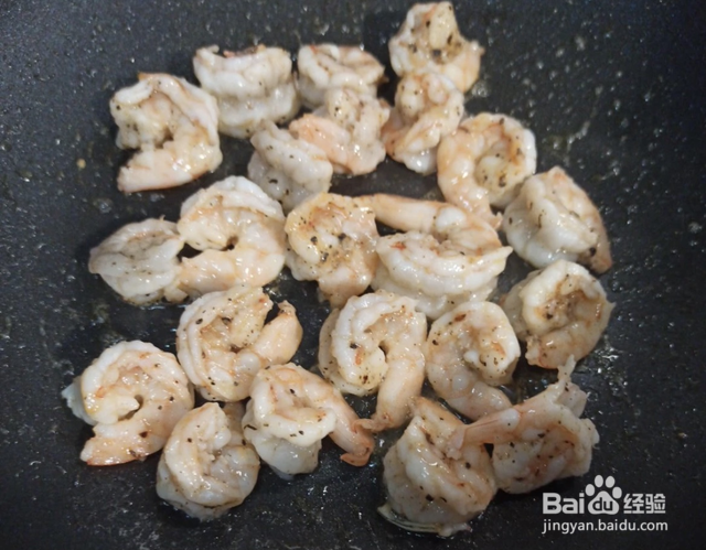 家庭制作蒜香奶油虾仁意面