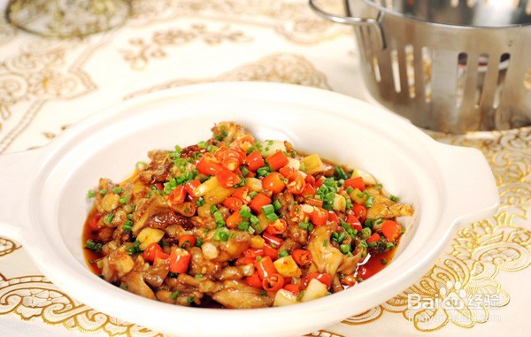 辣子鸡丁是怎样制作的
