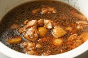 教你怎么做电饭煲板栗鸡腿焖饭