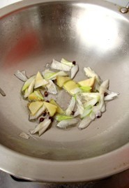 酸萝卜老鸭汤的做法