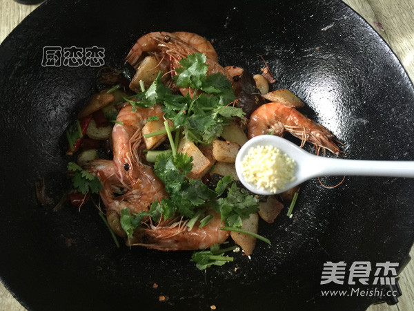 薯角香辣虾的做法