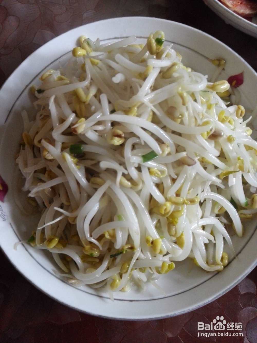 怎样制作素炒绿豆芽？