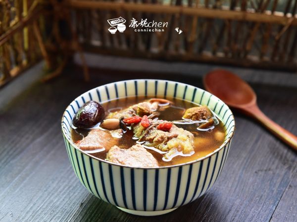 姬松茸茶树菇瘦肉汤