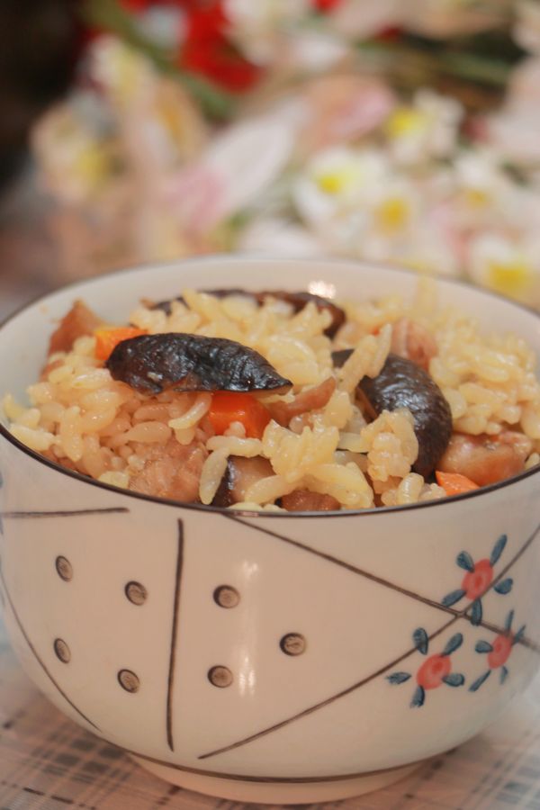 香菇鸡肉煲仔饭