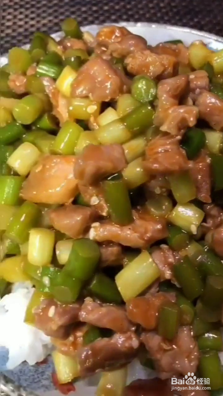 怎么做蒜苔肉丁盖饭