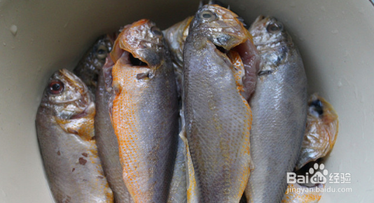 如何自制干炸黄花鱼