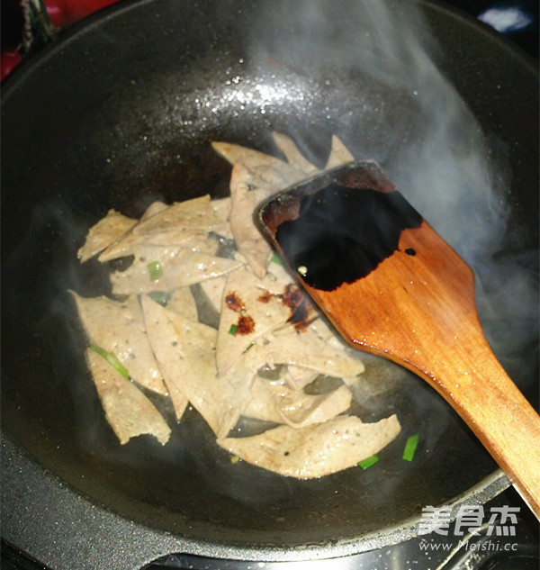 辣椒炒猪肝的做法