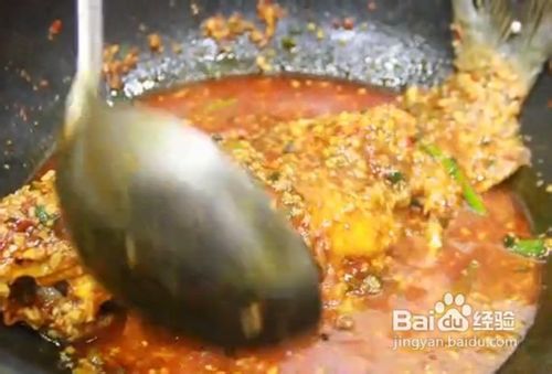 传统川菜炝锅鲤鱼的做法