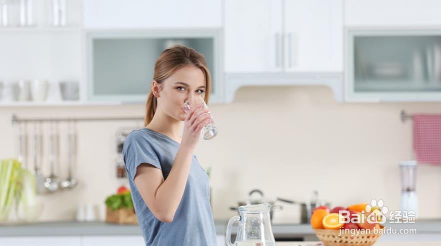 为什么早起后要喝杯水？