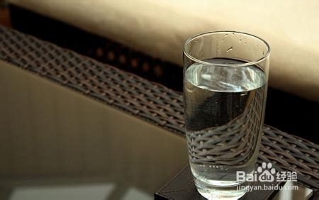 预防肿眼泡,如何消除肿眼泡