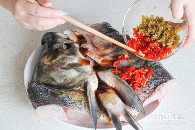 色香味俱全的双椒鱼头