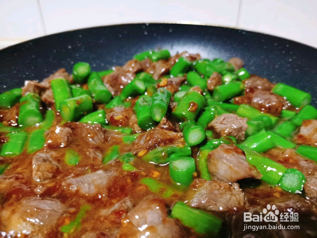 蚝油芦笋牛肉粒的做法