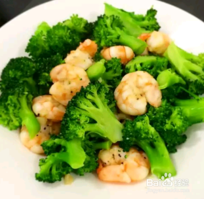 西兰花炒虾仁味道鲜美