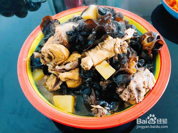 美味的小鸡炖蘑菇