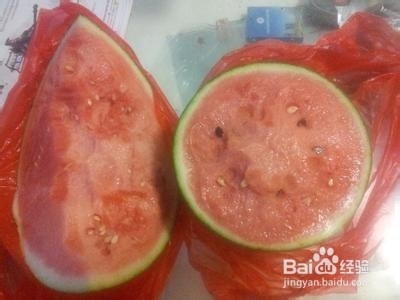 夏天吃西瓜的六个弊端！你们知道吗