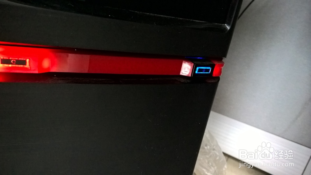 圆孔键盘插入电脑亮了一下又不亮了怎么办