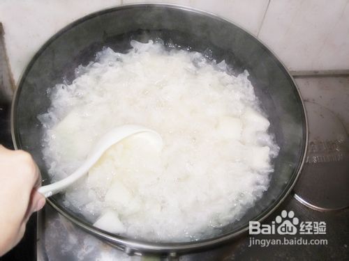 雪梨银耳汤的做法