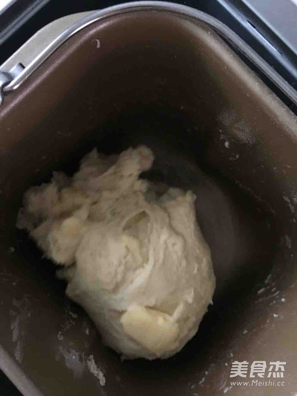 呆萌的毛毛虫面包