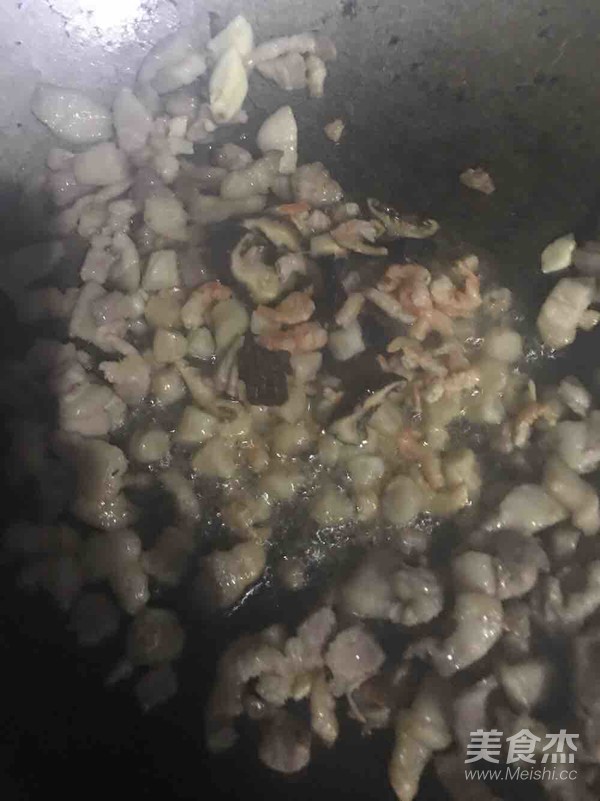 飘香肉焖饭的做法