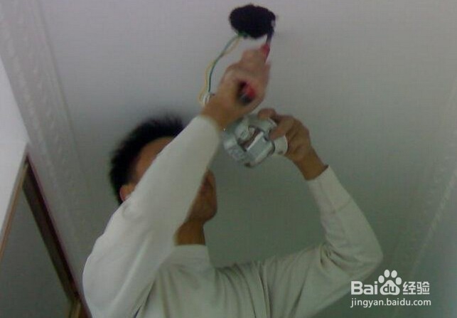 客厅灯具安装工人分享安装经验