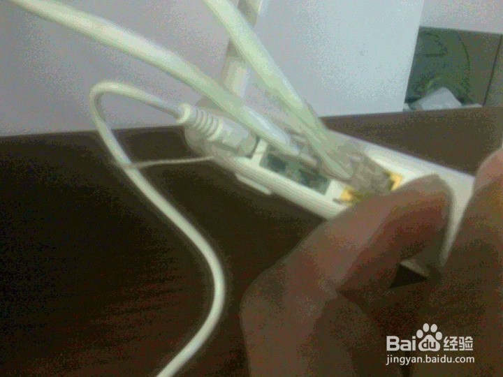 老年人怎样开箱验收路由器