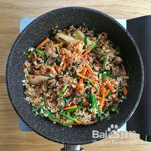 香辣肥牛糙米饭的做法