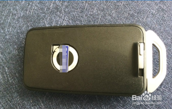 沃尔沃xc60车钥匙电池怎么更换