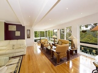 怎样招待朋友来家里聚餐？让朋友们吃得开心呢？