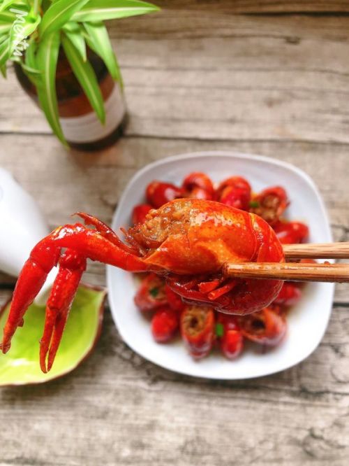 蒜香酥脆小龙虾