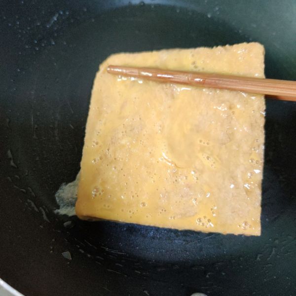 鸡蛋肉松三明治