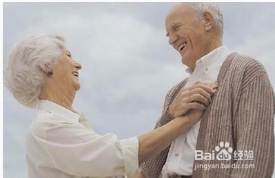 夏季老人 低温晨练易患心脑血管病