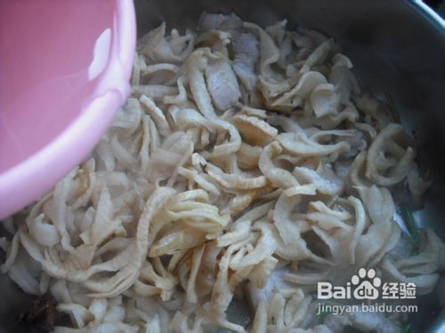 煲五花肉萝卜干