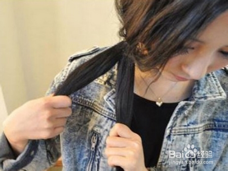 发型DIY：夏日清爽侧边扎发辫教程