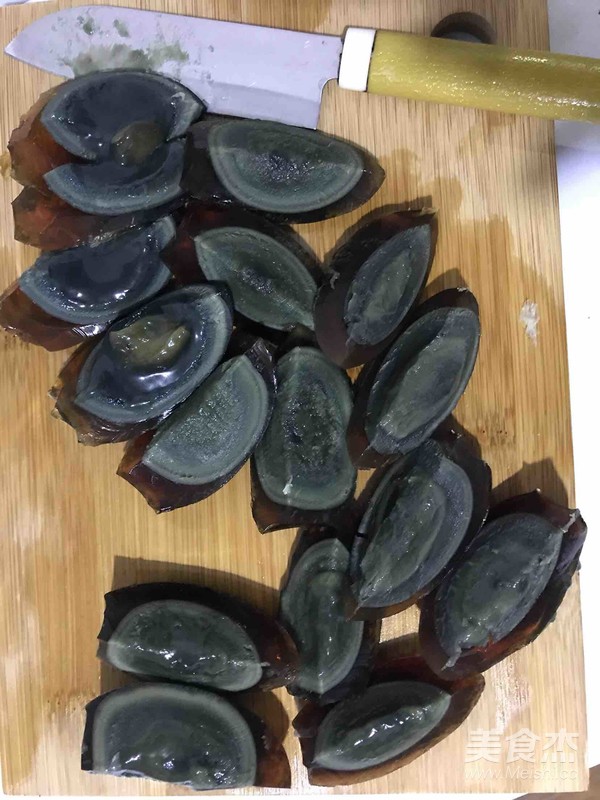 凉拌酸辣皮蛋