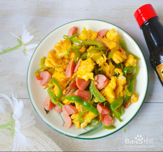 青椒火腿炒鸡蛋的做法