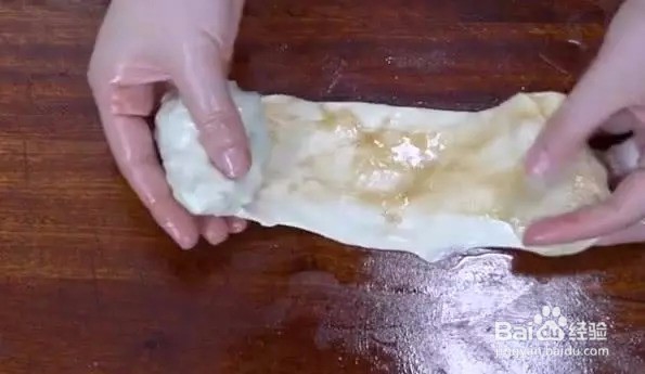 奶奶自制的香酥葱油饼，外酥里嫩，香飘四溢