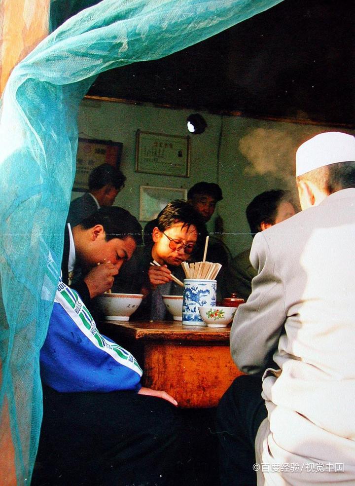 小吃店怎么吸引人气