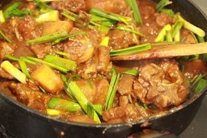 教大家做土豆烧排骨
