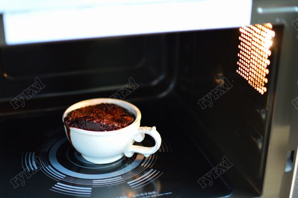 咸焦糖巧克力杯蛋糕