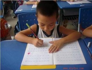 如何让孩子字迹工整