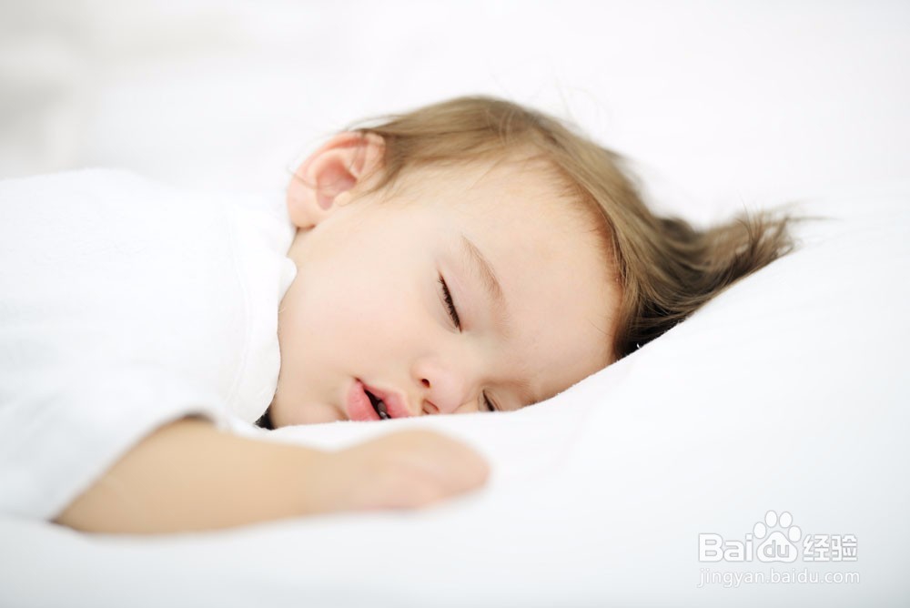 <b>怎样培养宝宝独睡的习惯</b>
