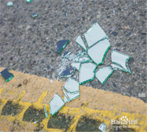 如何收拾碎掉的玻璃?