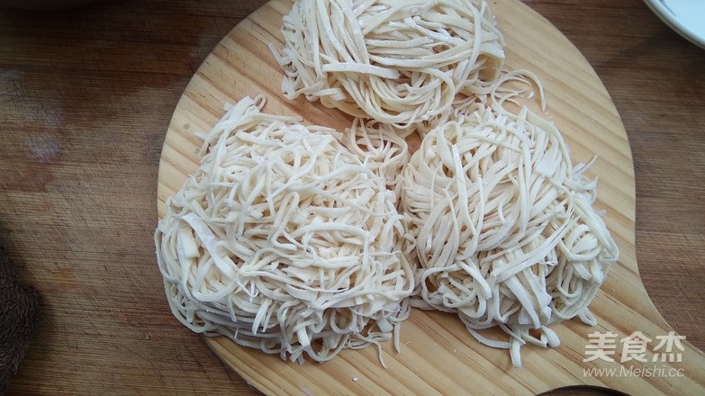 茄子肉丁手擀面