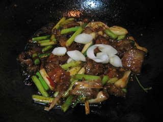 家庭自制蒜苗回锅肉
