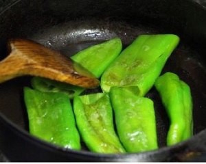 如何做虎皮尖椒