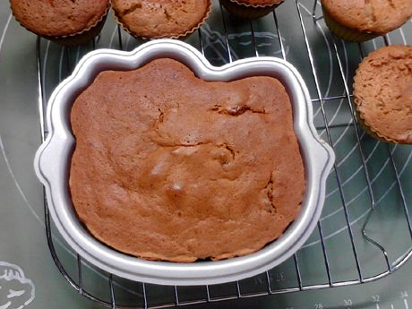 凯蒂猫玫瑰海绵蛋糕