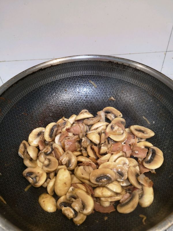 培根炒蘑菇彩椒